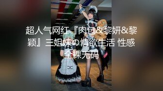 7月新流出原版电子厂 拍白裙子少妇翻车了被堵在门口拿手机打电话叫人 (2)